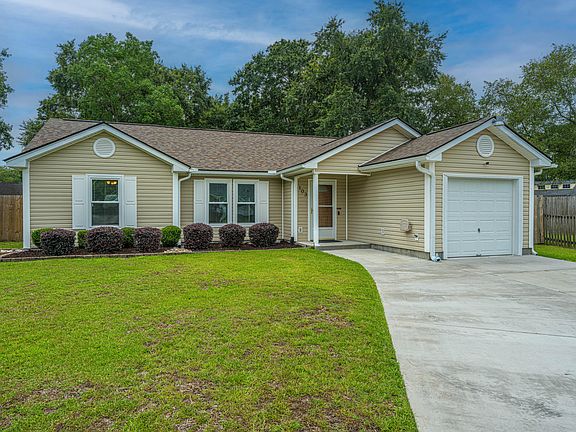 4th image of 103 Felicia Ct