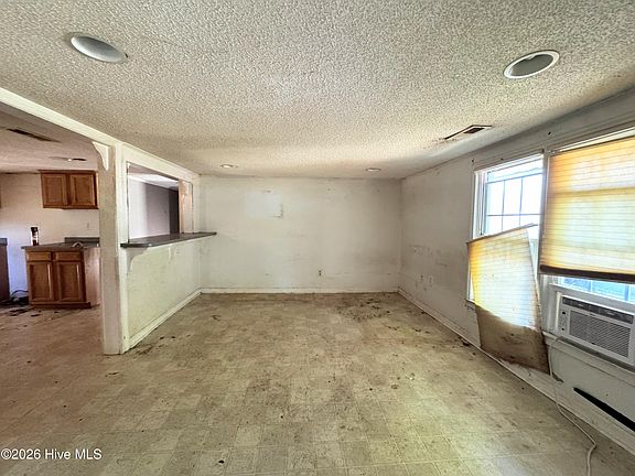5th image of 739 Sloop Point Road