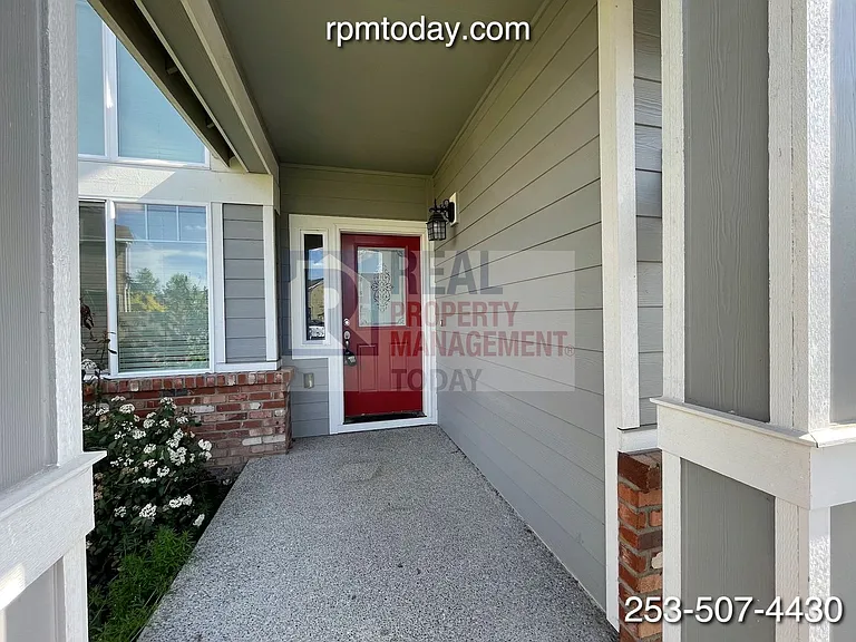 20519 80th Ave E — Photo 2