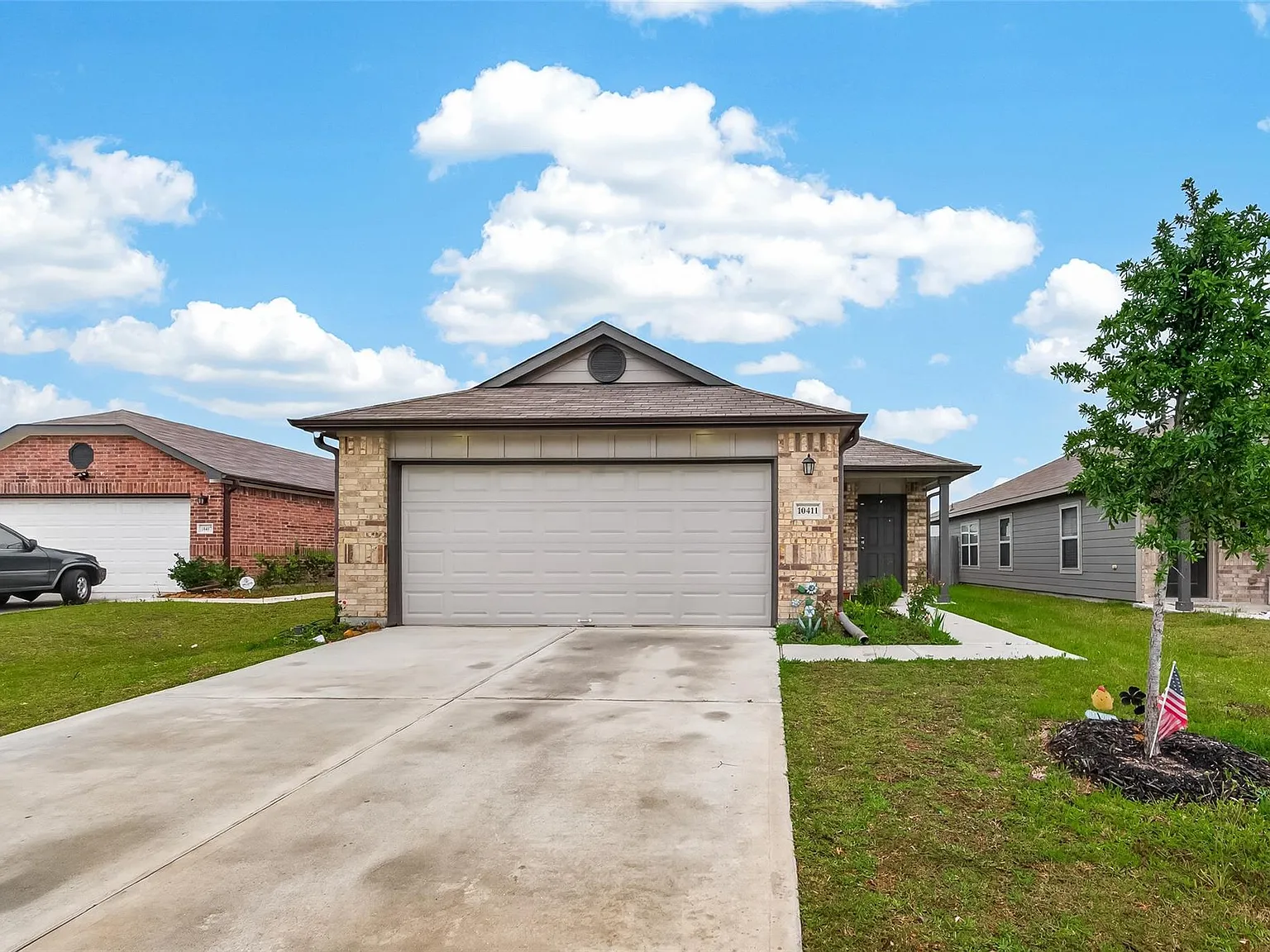 3 bed, 1406 sqft, $2,000 — Photo 2