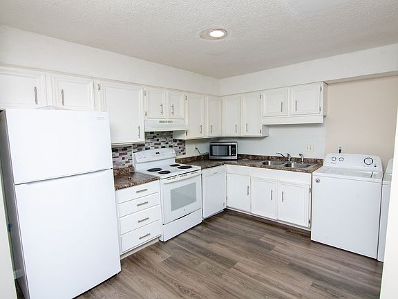 5th image of 1045 Harold Dr