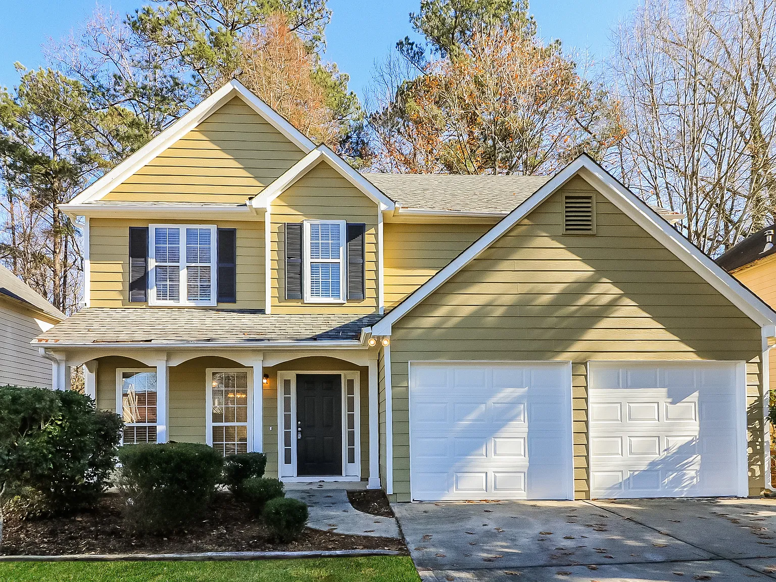 3 bed, 2.5 bath, 2162 sqft, $2,065 — Photo 1