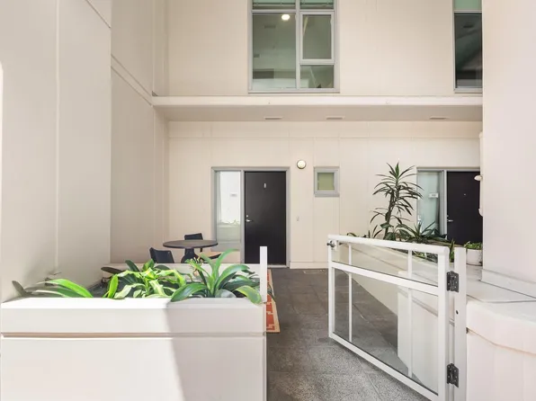 825 W Beech St Unit 101, San Diego, CA 92101