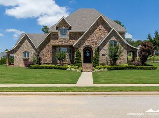 3210 N Blue Star Dr, Fayetteville, AR 72703