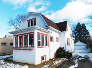 33 S Seymour Ave, Mundelein, IL