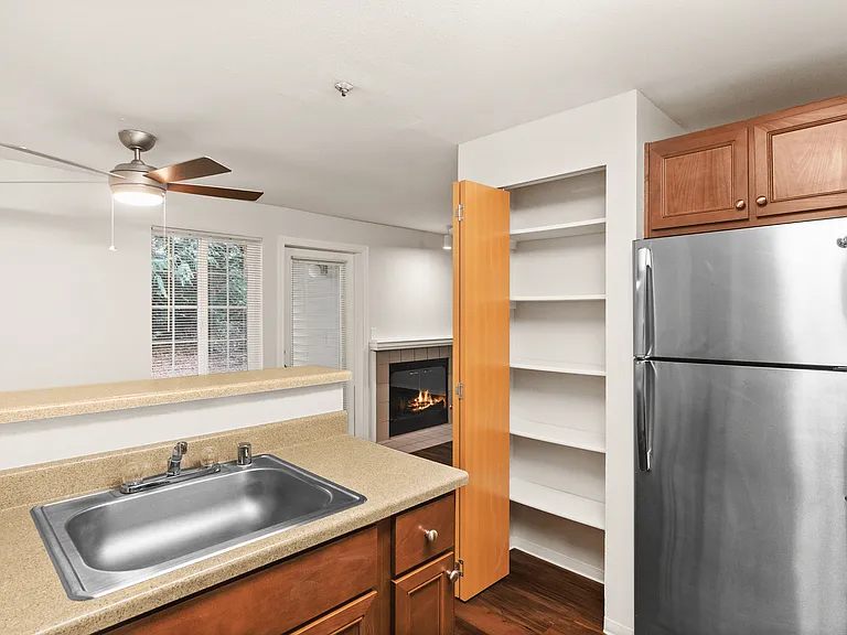 1 Bed 1 Bath Deluxe - 736 Sq Ft 1 Bed 1 Bath Deluxe - 736 Sq Ft