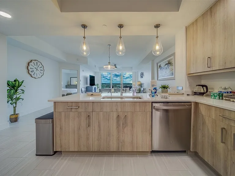 415 Island Way #505 — Photo 4