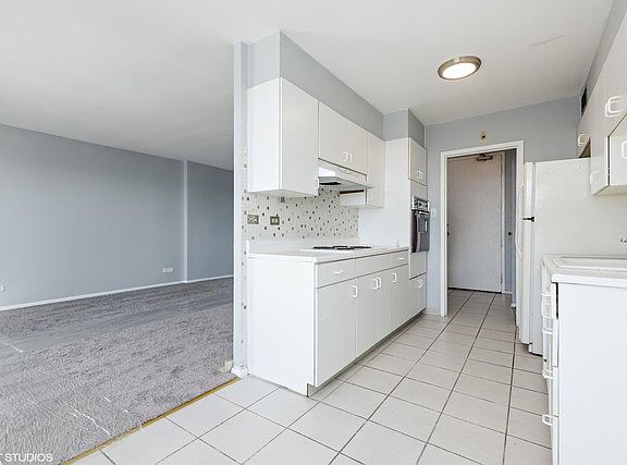 5th image of 6933 N Kedzie Ave APT 1210