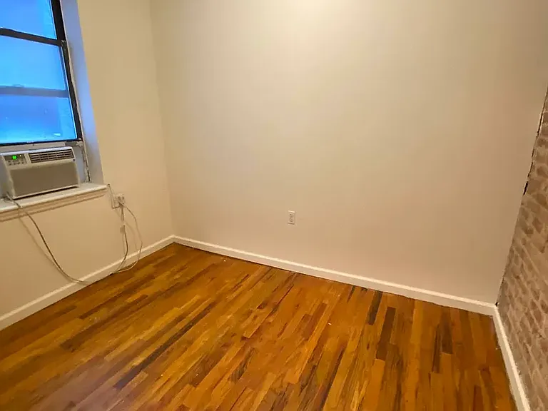 540 E 5th St #22 — Photo 10