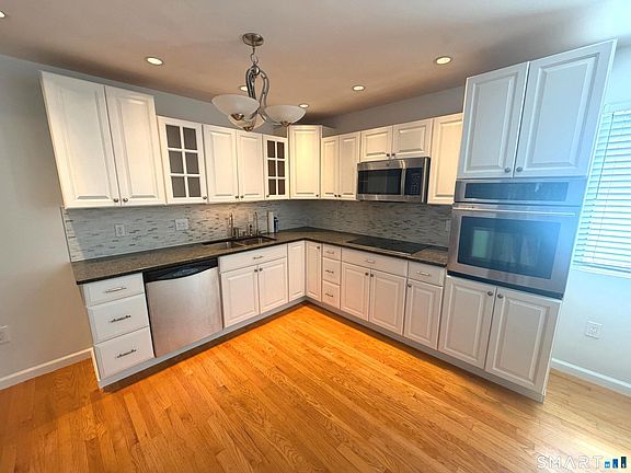 3rd image of 463 Cove Road #6