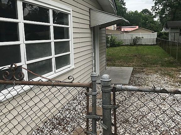 3rd image of 225 Chatham Villa Dr