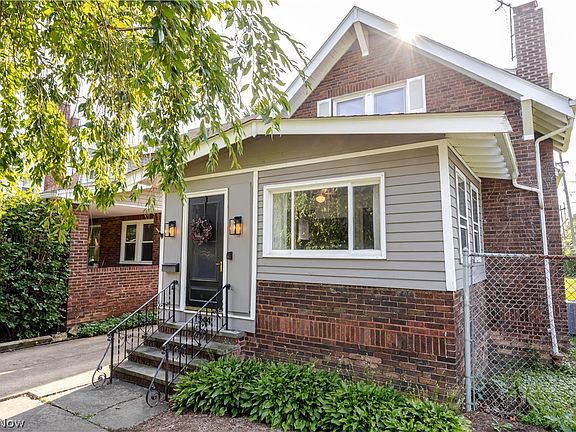 3rd image of 1344 Manor Park Ave