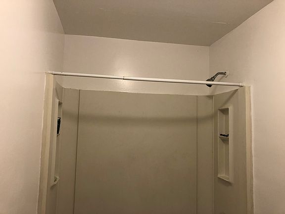 4th image of 111 W Parmenter St Floor 1
