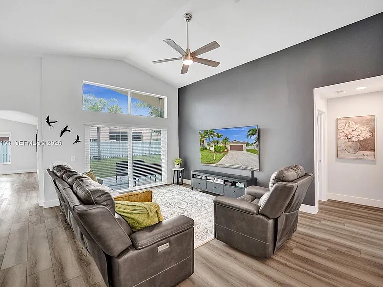 1063 Cedar Falls Dr — Photo 13
