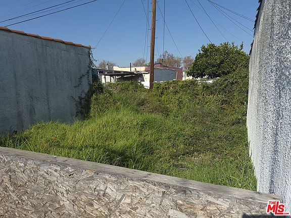 2nd image of 2031 W 65th Pl