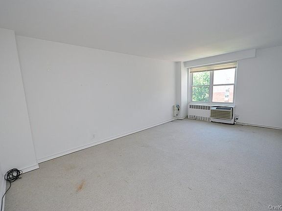 4th image of 281 Garth Road #B6D