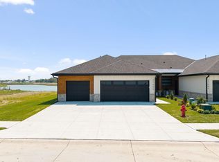 27505 Heron St, Valley, NE 68064