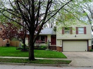 3394 Pendleton St, Cuyahoga Falls, OH 44221