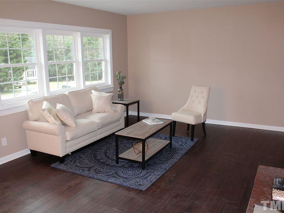 2nd image of 505 Hugo St
