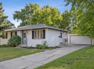 817 30th St N, Fargo, ND 58102