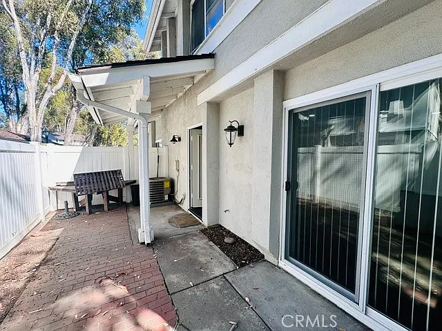 2510 Coventry Cir — Photo 3