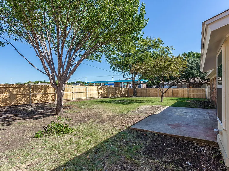 6053 Herschel Dr — Photo 15