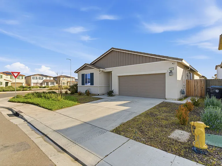 1808 Tiki Ave — Photo 4