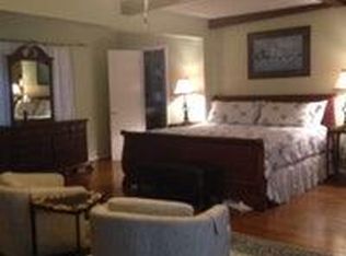 111 Berry Ave, Gulf Breeze, FL 32561