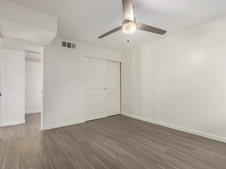 2417 E Campbell Ave #11A — Photo 4