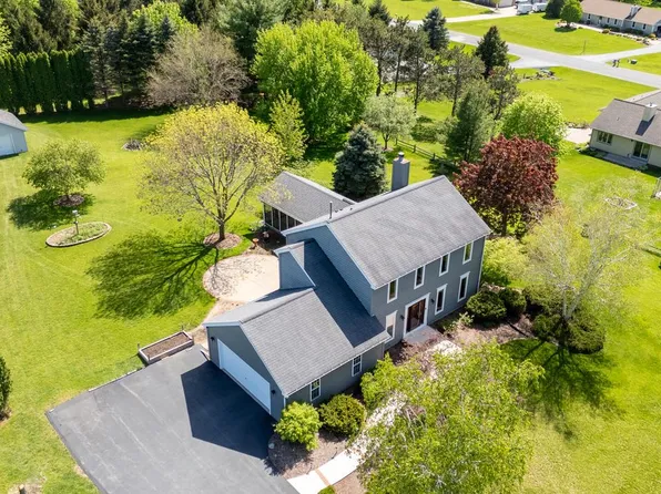 S23W36233 Countryside LANE, Dousman, WI 53118