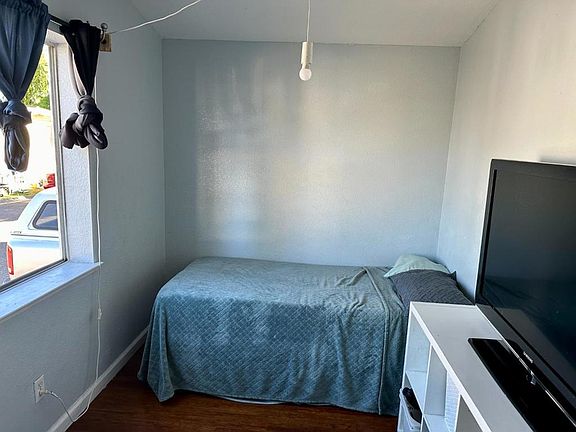 4th image of 780 Spindrift Place