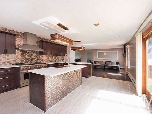 5th image of 22 Oak Point Dr S