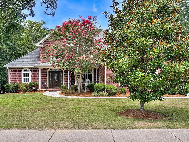 2103 Wythe Dr — Photo 4
