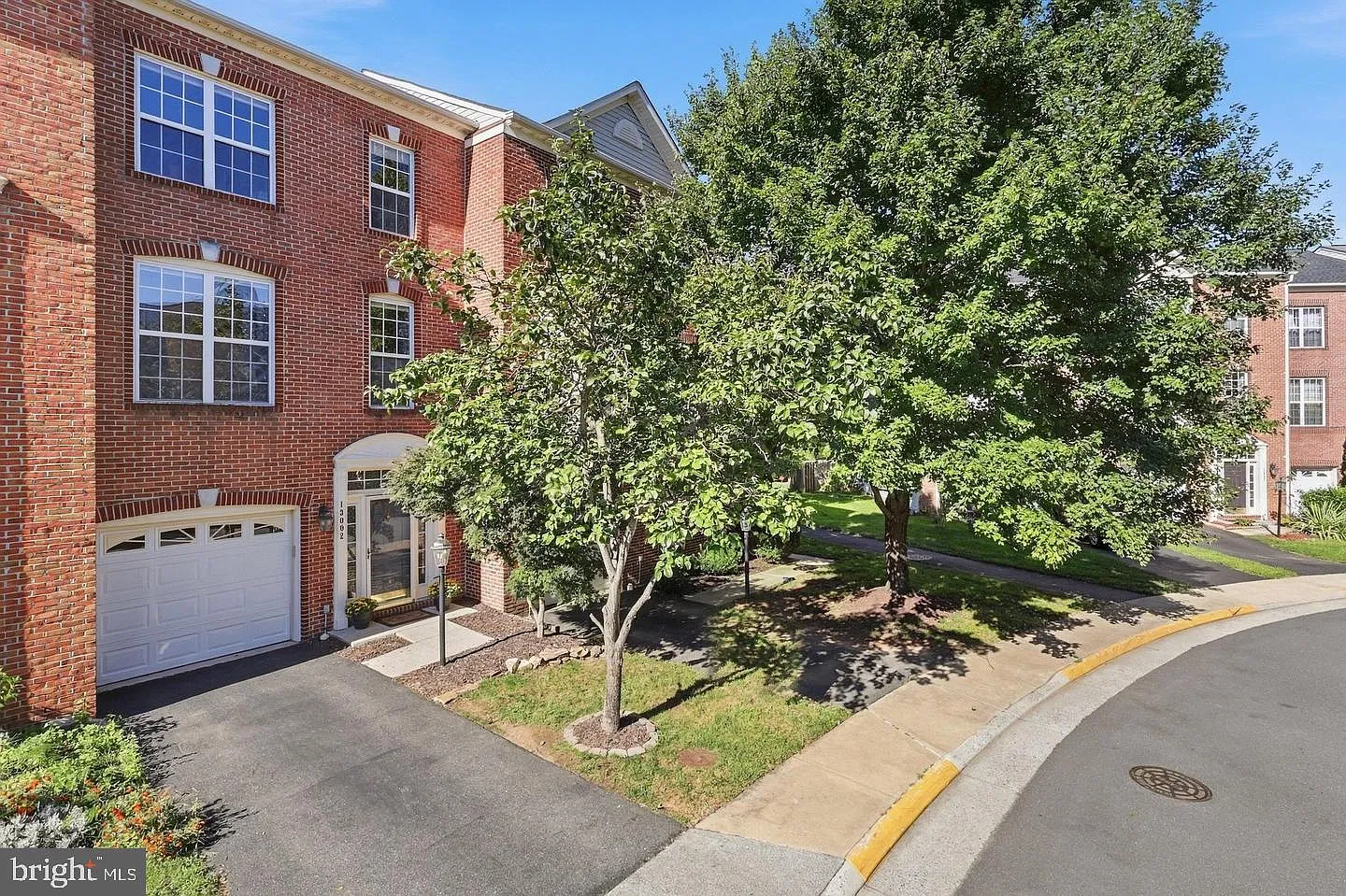3 bed, 4.0 bath, 1810 sqft, $3,250 — Photo 1