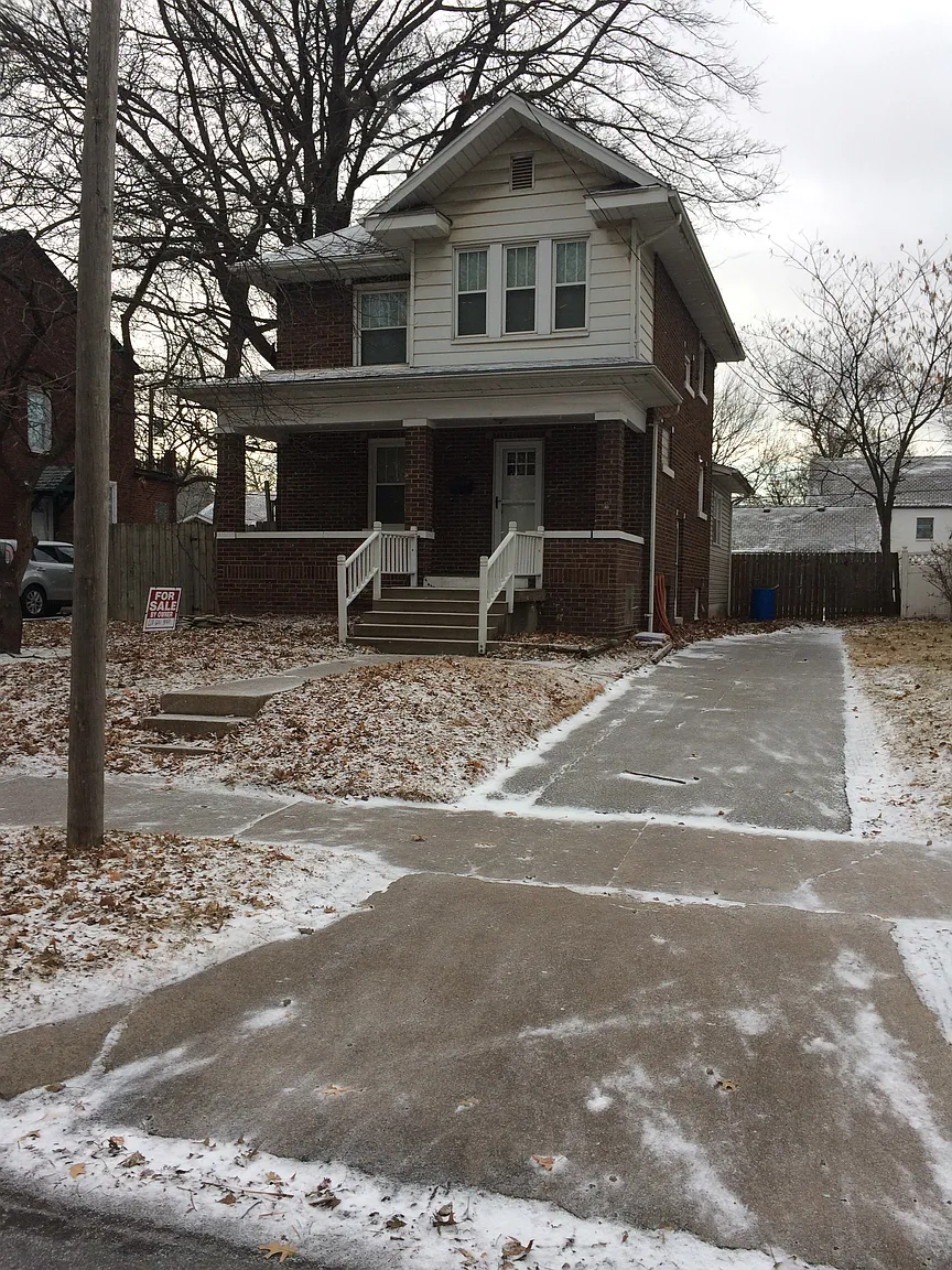 2515 Delmar Ave photo 1