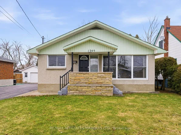 1205 Osborne Ave, Cornwall, ON K6J 1L2