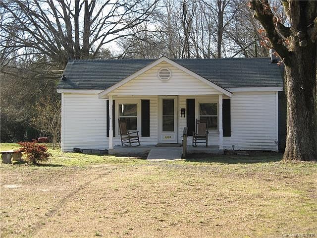 1st image of 1009 Laurel Ln