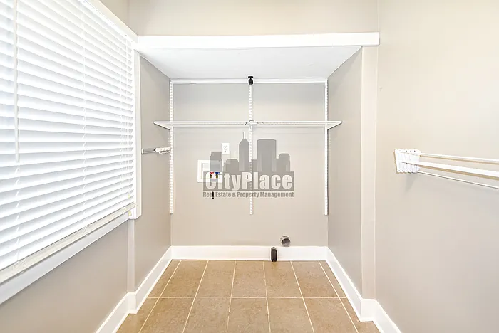 1548 Lexington Ave — Photo 16