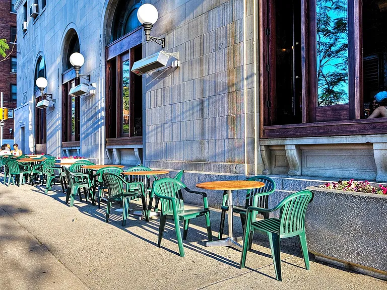 Great dining conveniently located just blocks from your apartment