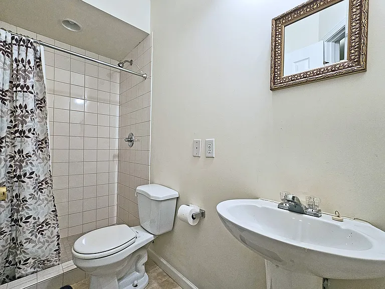 935 Blackmar Way — Photo 26