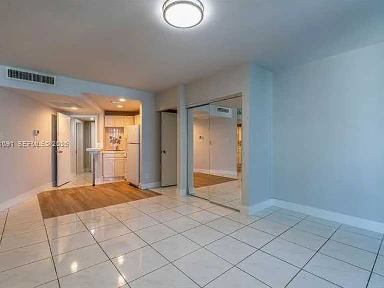 5401 Collins Avenue Cu #919 — Photo 23