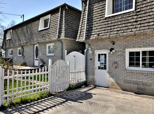 415 Lake Dr S #4, Georgina, ON L4P 1P3