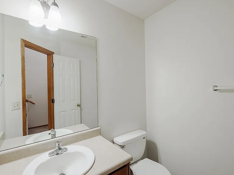 8815 Venice Ln — Photo 10