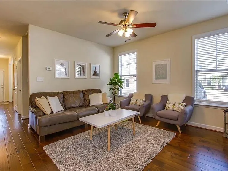 1012 Marble Walke Way — Photo 6