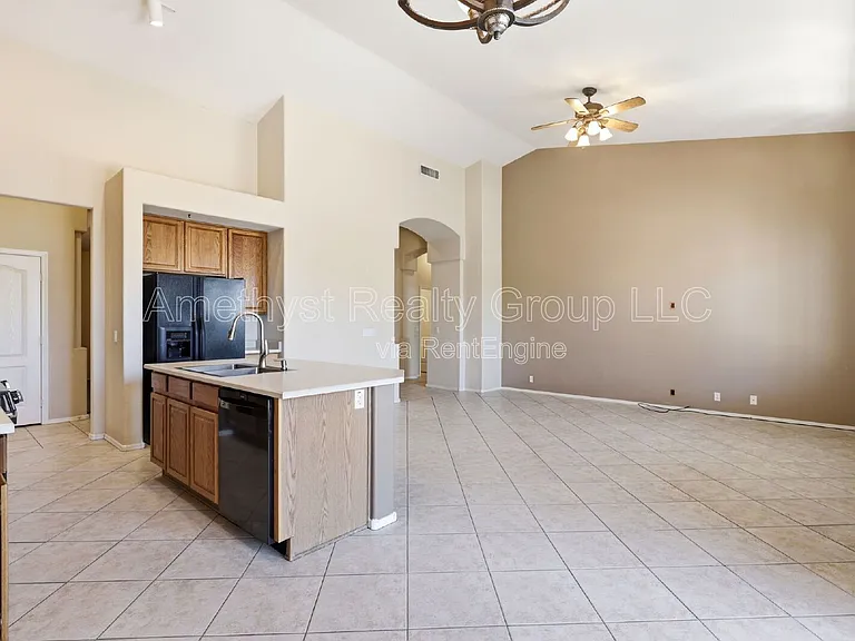 7017 W Greenbriar Dr — Photo 10