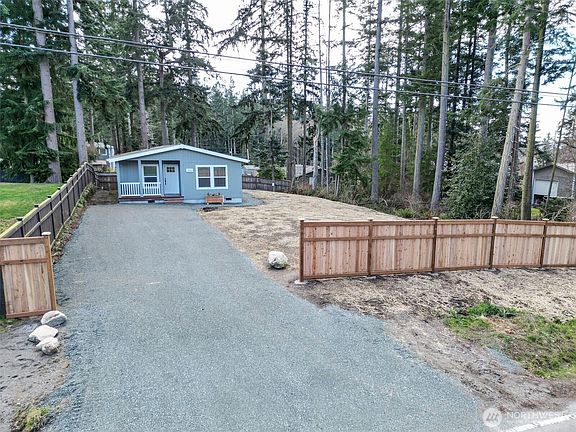 2nd image of 390 Ledgewood Beach Road