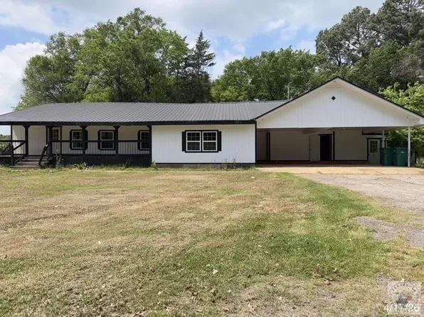 324 E Browning St, De Kalb, TX 75559