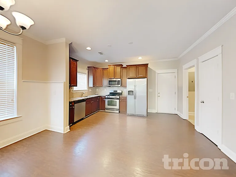 2435 Center Pointe Cir SW — Photo 7