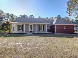 29 Hunters Walk Rd, Wiggins, MS 39577