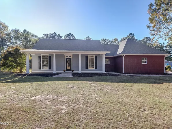 29 Hunters Walk Rd, Wiggins, MS 39577
